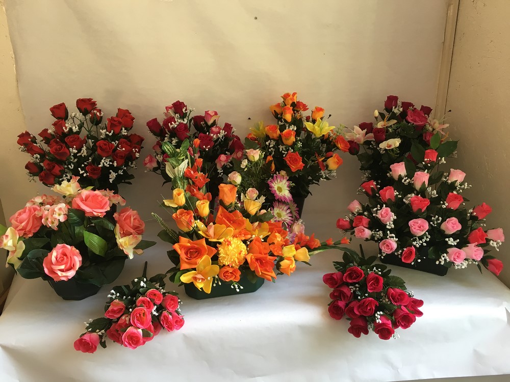 lot de fleurs artificielles
